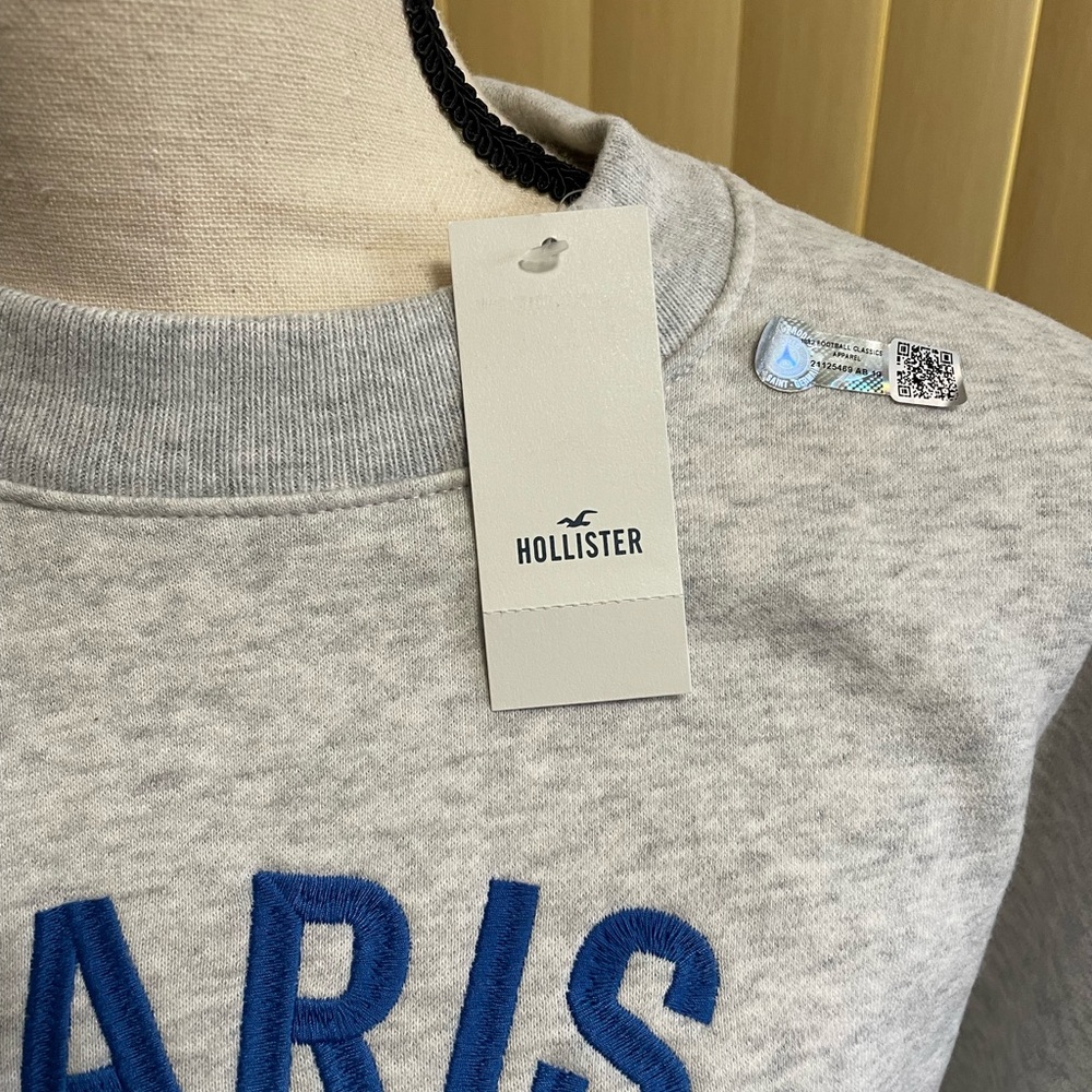 Hollister Gray Crewneck Sweater - Picture 4 of 4